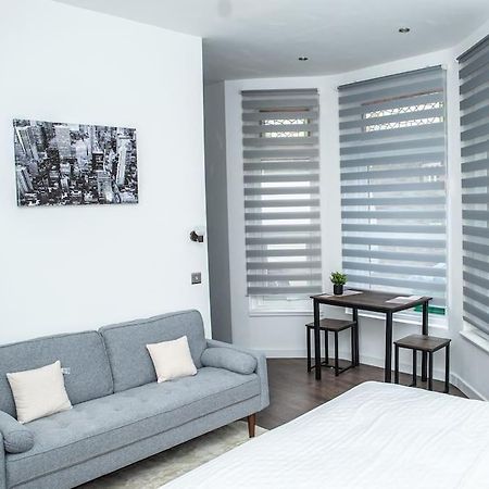 Aylesbury Apartment 1 With Free Parking Dış mekan fotoğraf