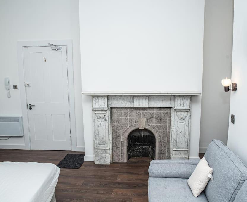 Aylesbury Apartment 1 With Free Parking Dış mekan fotoğraf