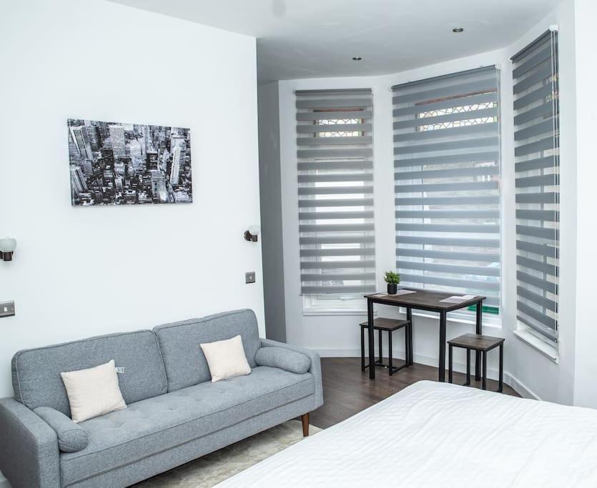 Aylesbury Apartment 1 With Free Parking Dış mekan fotoğraf