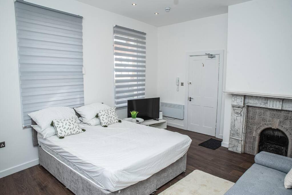 Aylesbury Apartment 1 With Free Parking Dış mekan fotoğraf